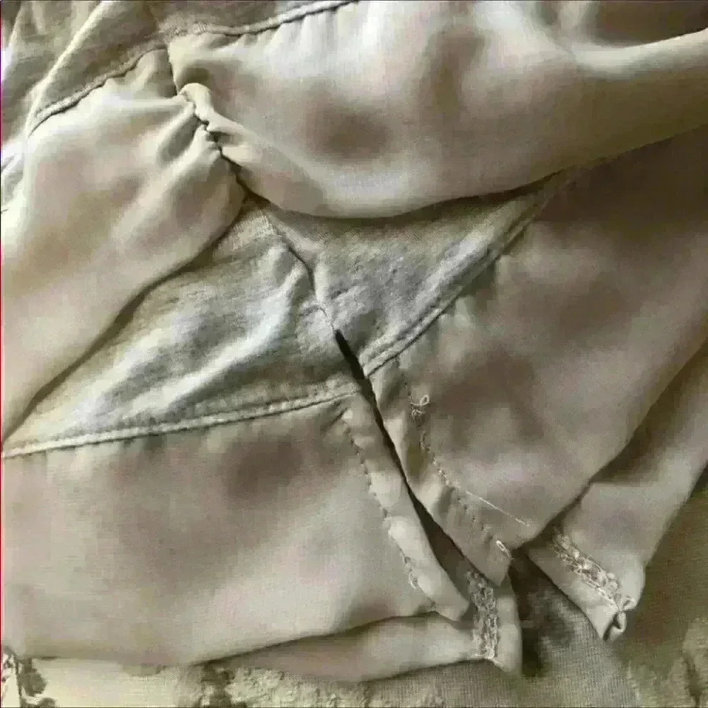 Pebble & Stone Top Neutral Minimalist  Casual - Picture 7 of 7
